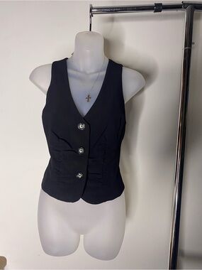 A. Byer Black Button-Front Sleeveless Vest